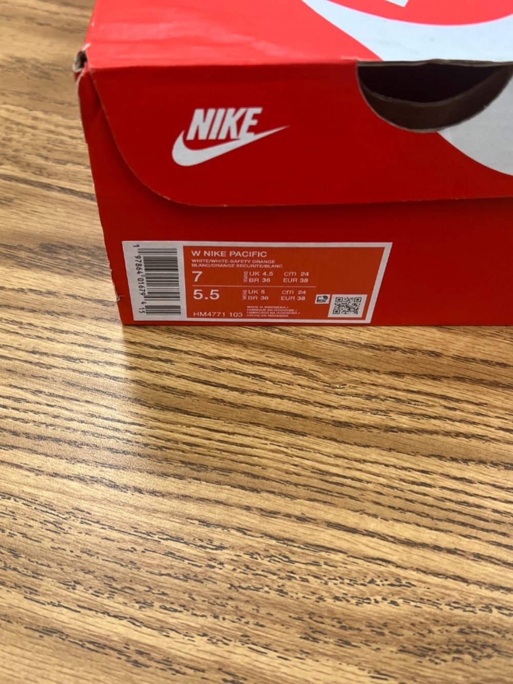 White with tan rubber sole Nike Shoe - Picture 3 of 3